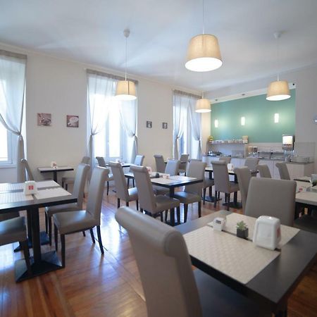 Hotel Moderno Lecco Bagian luar foto