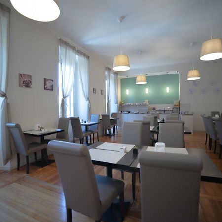 Hotel Moderno Lecco Bagian luar foto