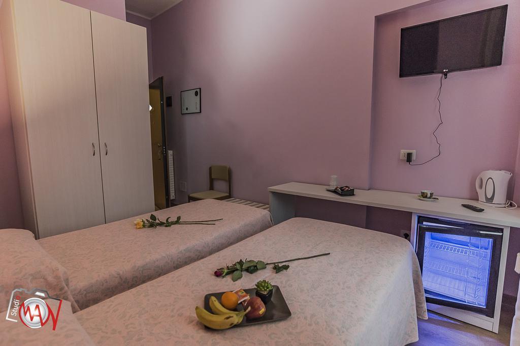 Hotel Moderno Lecco Bagian luar foto