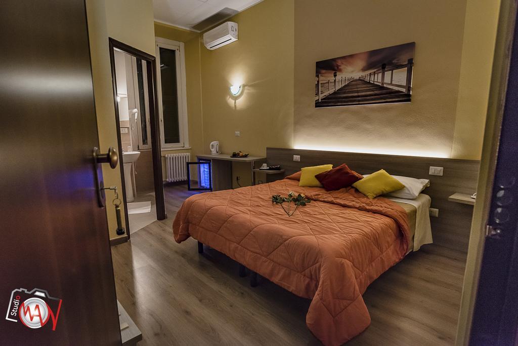 Hotel Moderno Lecco Bagian luar foto