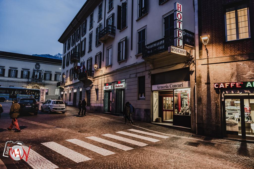 Hotel Moderno Lecco Bagian luar foto