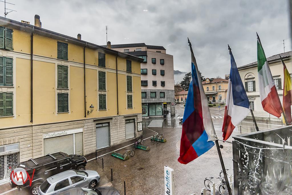 Hotel Moderno Lecco Bagian luar foto