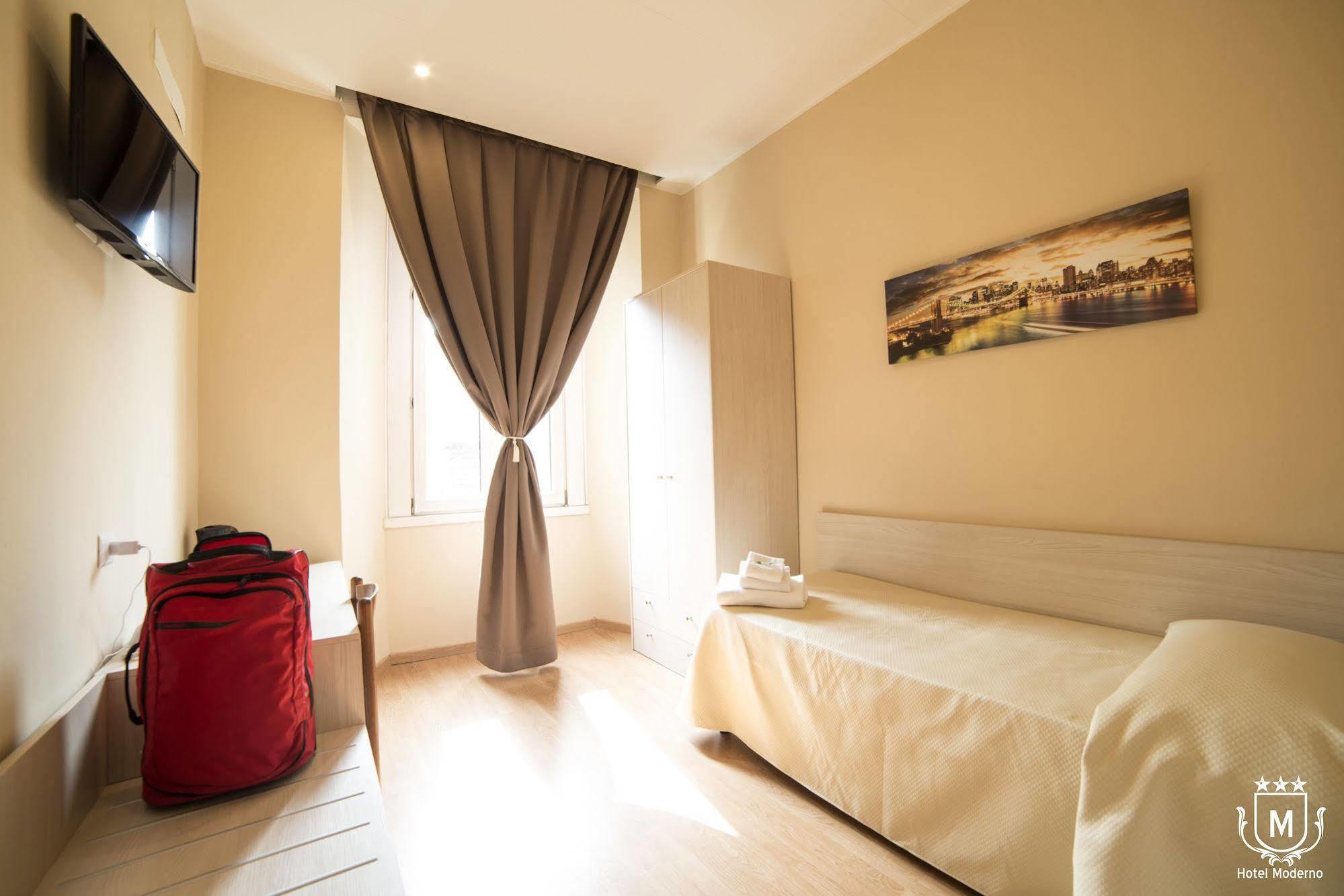 Hotel Moderno Lecco Bagian luar foto