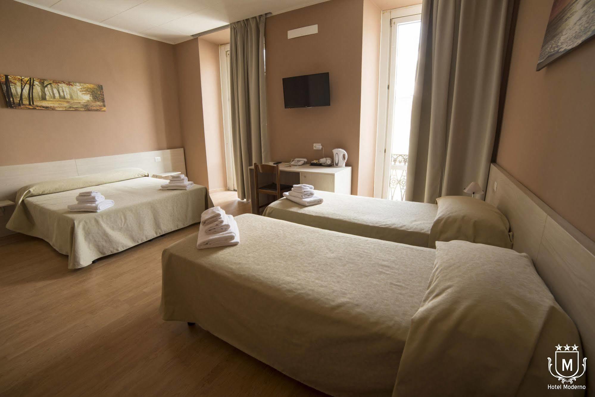 Hotel Moderno Lecco Bagian luar foto