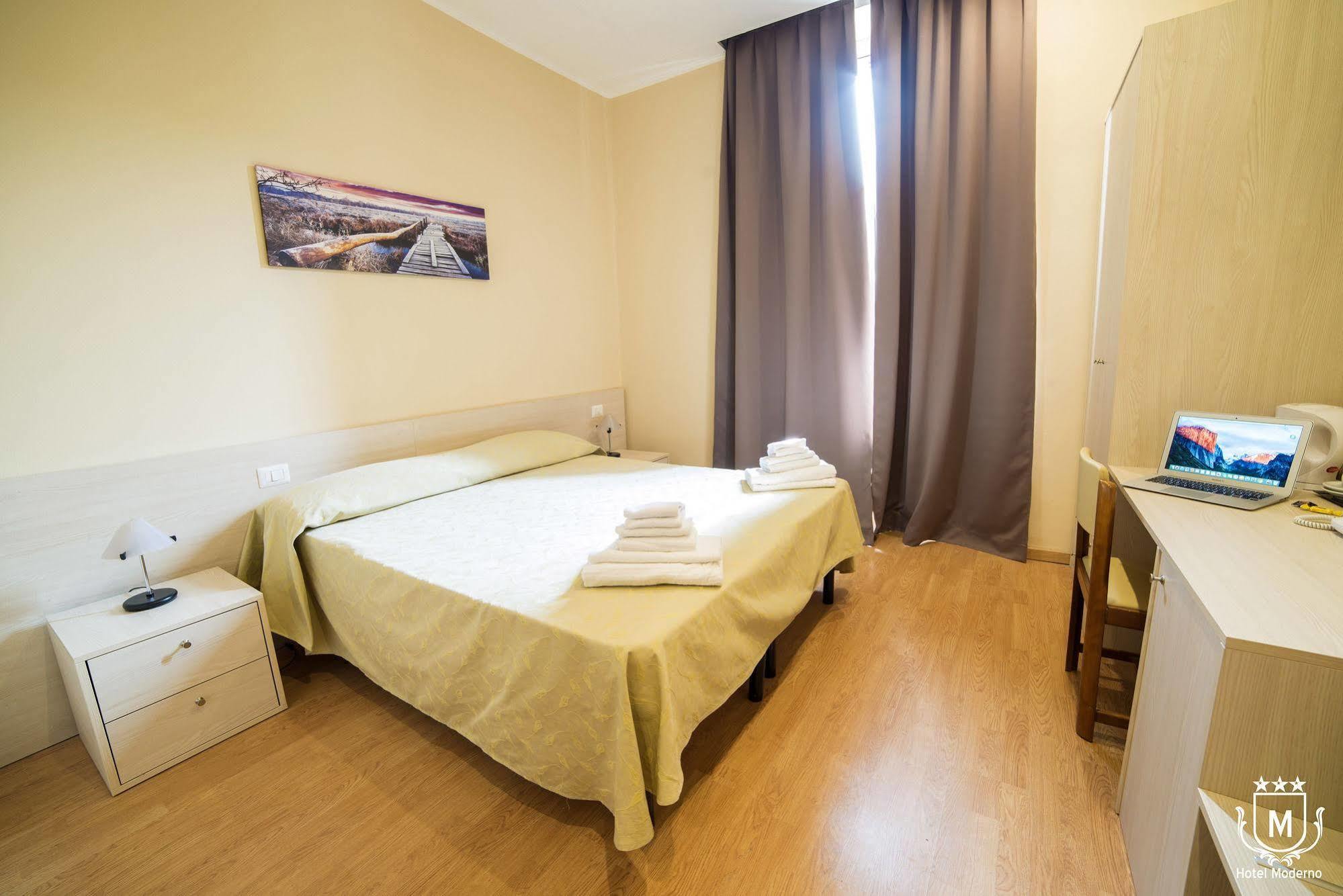 Hotel Moderno Lecco Bagian luar foto