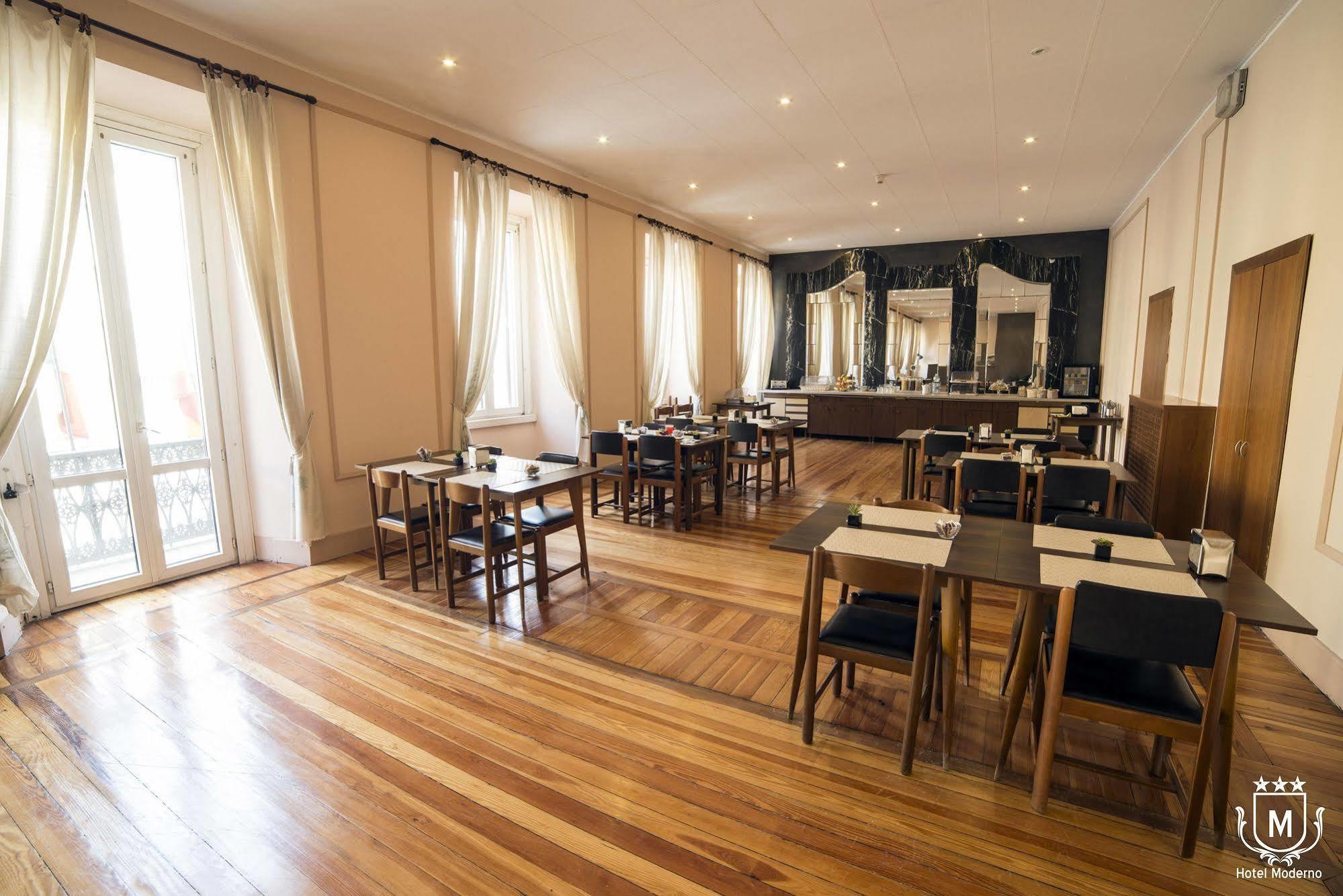 Hotel Moderno Lecco Bagian luar foto