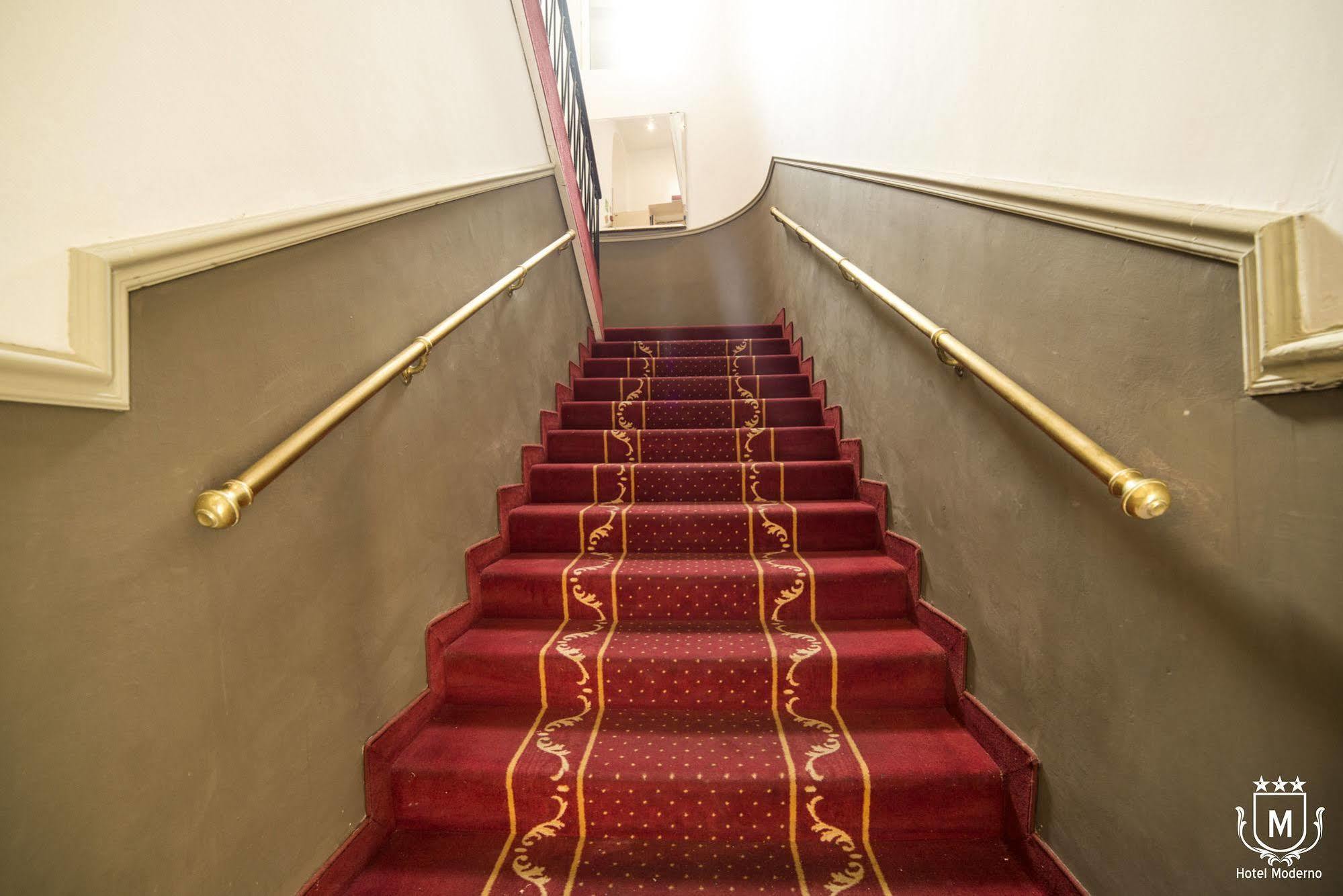 Hotel Moderno Lecco Bagian luar foto