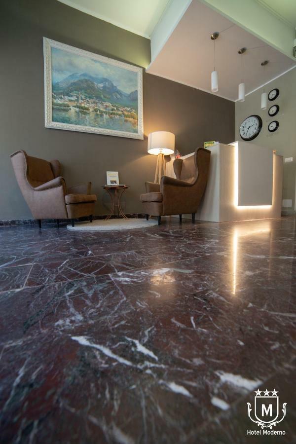 Hotel Moderno Lecco Bagian luar foto